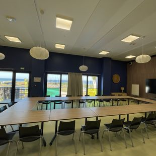 LOCATION | Salle de réunion - 108 M²