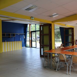 LOCATION | Pôle Compét. | 100 M²