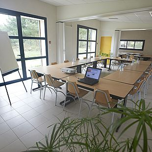 LOCATION | Pôle halle | 120 M²